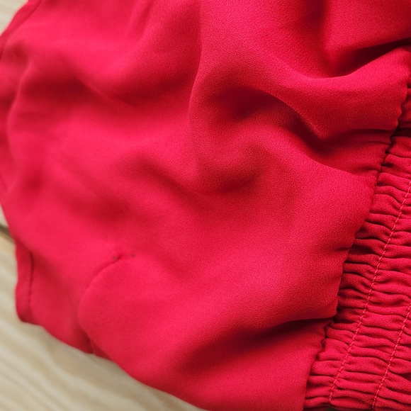 GUESS Crop Top - Picture 3 of 7